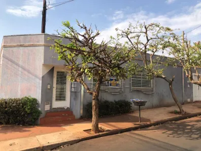 Casa com 3 Quartos à venda, 162m² no São João, Sertãozinho