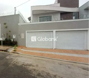 Casa com 5 Quartos à venda, 350m² no Jardim Parque Morada do Sol, Montes Claros