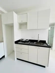 Apartamento com 2 Quartos para alugar, 50m² no Centro, Curitiba