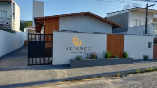 Casa com 3 Quartos à venda, 93m² no Serraria, São José