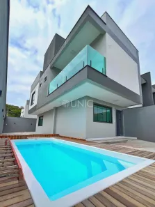 Sobrado com 3 Quartos à venda, 107m² no Rio Pequeno, Camboriú
