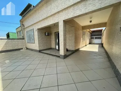 Casa com 3 Quartos à venda, 230m² no Colégio, Rio de Janeiro
