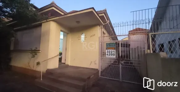 Casa com 3 Quartos à venda, 300m² no São João, Porto Alegre