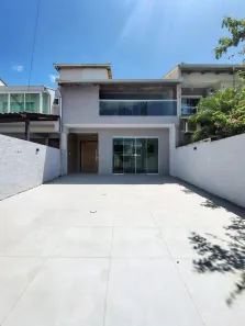 Casa com 3 Quartos à venda, 134m² no Centro, Camboriú