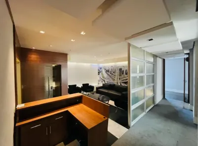 Sala Comercial para alugar, 220m² no Vila Olímpia, São Paulo