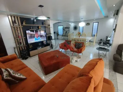 Sobrado com 4 Quartos à venda, 420m² no Vila Áurea, Poá
