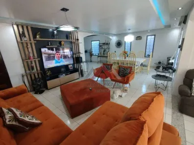 Sobrado com 4 Quartos para venda ou aluguel, 420m² no Vila Áurea, Poá