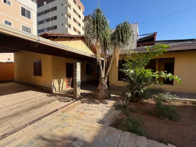 Casa com 3 Quartos à venda, 240m² no Centro, Contagem