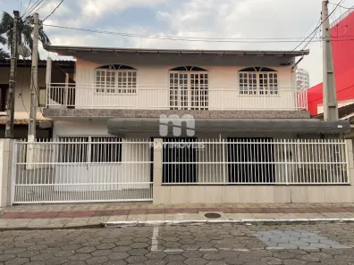Casa com 5 Quartos à venda, 130m² no São João, Itajaí