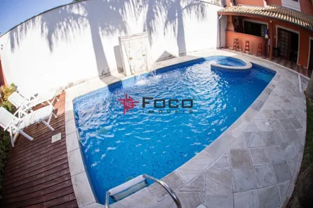 Sobrado com 3 Quartos à venda, 203m² no Loteamento Villa Branca, Jacareí