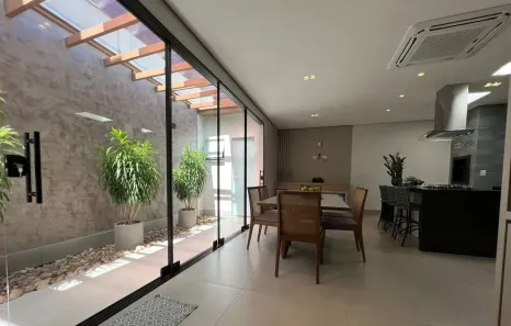 Casa de Condomínio com 3 Quartos à venda, 200m² no Ribeirão do Lipa, Cuiabá