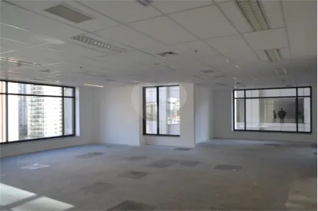 Sala Comercial para alugar, 381m² no Indianópolis, São Paulo