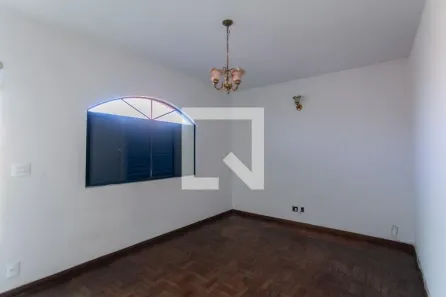 Casa com 3 Quartos à venda, 250m² no Santa Mônica, Belo Horizonte