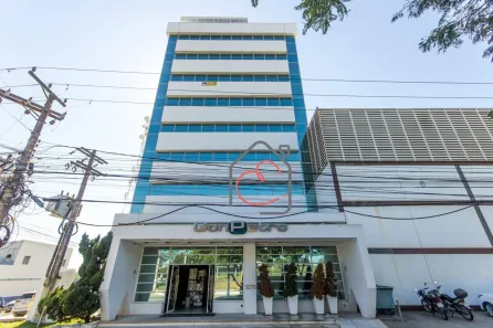 Prédio Comercial para alugar, 100m² no Granja dos Cavaleiros, Macaé