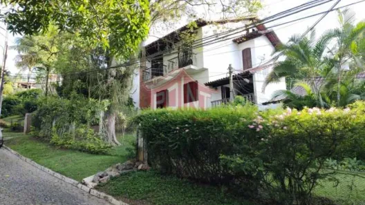 Casa de Condomínio com 4 Quartos à venda, 302m² no Badu, Niterói
