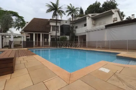 Casa com 5 Quartos para alugar, 586m² no Quebec, Londrina