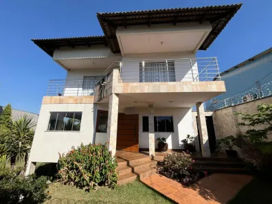 Casa com 6 Quartos à venda, 739m² no Vila Santa Rita, Goiânia