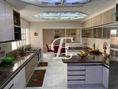Casa com 4 Quartos à venda, 360m² no Tupi, Praia Grande
