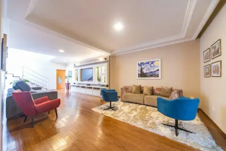 Sobrado com 4 Quartos à venda, 400m² no Vila Assunção, Santo André