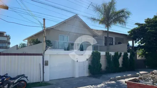 Casa com 4 Quartos à venda, 274m² no Piratininga, Niterói