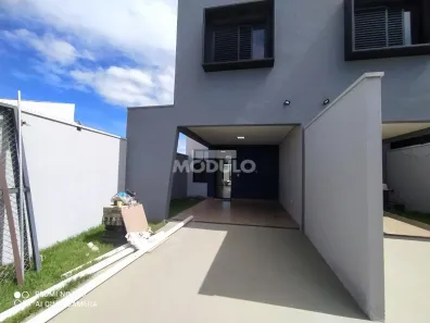 Casa com 3 Quartos para alugar, 130m² no Aclimação, Uberlândia