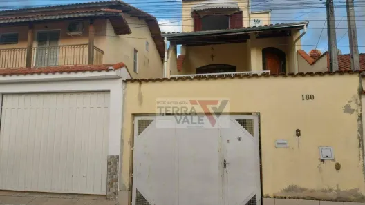 Casa com 2 Quartos à venda, 183m² no Santo Antônio, Lorena
