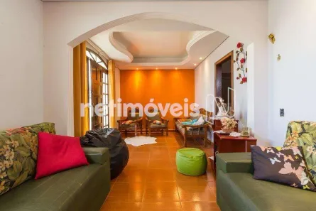 Casa com 3 Quartos à venda, 144m² no Fonte Grande, Contagem