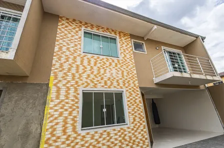 Sobrado com 3 Quartos à venda, 118m² no Pinheirinho, Curitiba