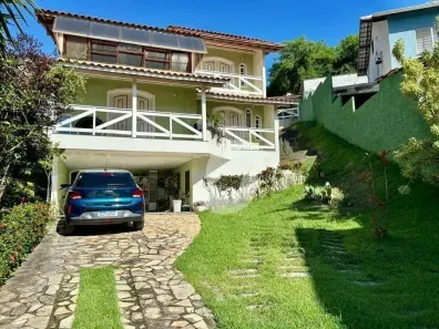 Casa com 4 Quartos à venda, 247m² no Santo Antônio, Niterói