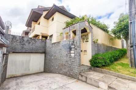 Sobrado com 3 Quartos à venda, 157m² no Barreirinha, Curitiba