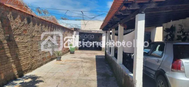 Casa com 5 Quartos à venda, 150m² no Santa Mônica, Uberlândia