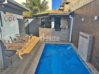 Casa com 3 Quartos à venda, 250m² no Granada, Uberlândia