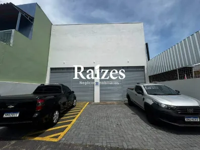 Galpão/Depósito/Armazém para alugar, 245m² no Jardim Patrícia, Uberlândia