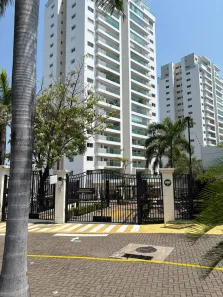 Apartamento com 3 Quartos para alugar, 113m² no São Jorge, Manaus