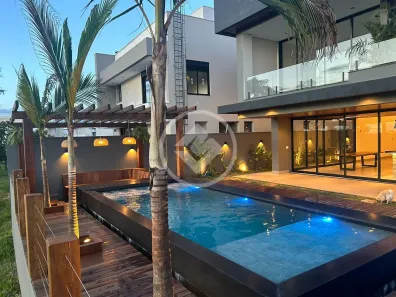 Casa de Condomínio com 4 Quartos à venda, 382m² no Granja Marileusa, Uberlândia