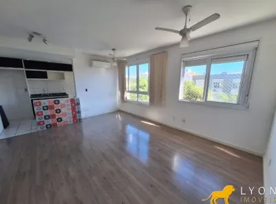 Apartamento com 2 Quartos para alugar, 70m² no Passo da Areia, Porto Alegre