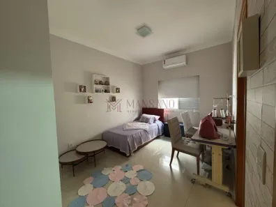 Casa de Condomínio com 3 Quartos para alugar, 220m² no Vila Aviação, Bauru