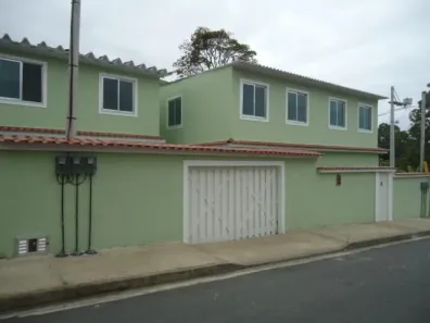 Casa com 2 Quartos para alugar, 10m² no Sepetiba, Rio de Janeiro