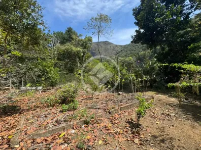 Lote/Terreno à venda, 760m² no Três Córregos, Teresópolis