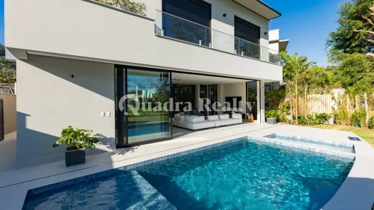 Casa de Condomínio com 5 Quartos à venda, 225m² no Tabatinga, Caraguatatuba