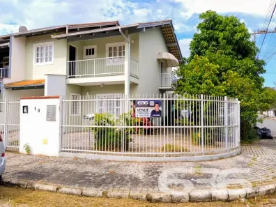 Sobrado com 3 Quartos à venda, 175m² no Saguaçu, Joinville