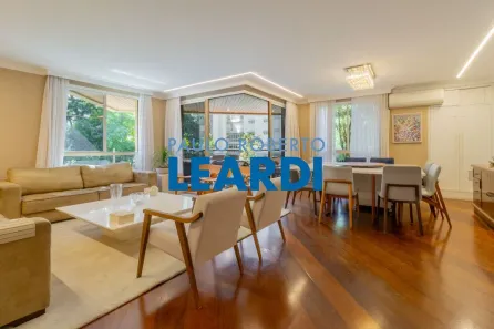 Apartamento com 4 Quartos à venda, 240m² no Santa Cecília, São Paulo