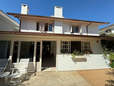 Casa com 3 Quartos à venda, 186m² no Lagoa da Conceição, Florianópolis