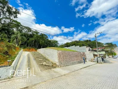 Lote/Terreno à venda, 630m² no Iririú, Joinville