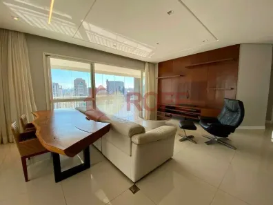 Apartamento com 3 Quartos para alugar, 238m² no Itaim Bibi, São Paulo
