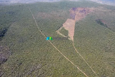 Fazenda/Sítio com 1 Quarto à venda, 1700m² no Araçaji de Minas, Pedra Azul