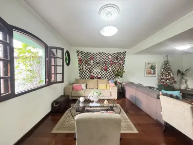 Apartamento com 4 Quartos à venda, 225m² no Democrata, Juiz de Fora
