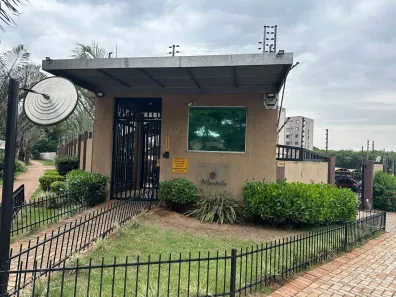 Apartamento com 2 Quartos para alugar, 45m² no Zona 06, Maringá