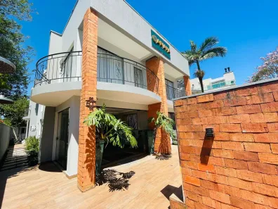 Imóvel Comercial com 9 Quartos à venda, 450m² no Canasvieiras, Florianópolis