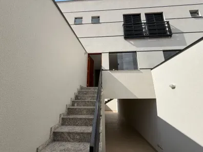 Sobrado com 2 Quartos para alugar, 90m² no Vila Nivi, São Paulo
